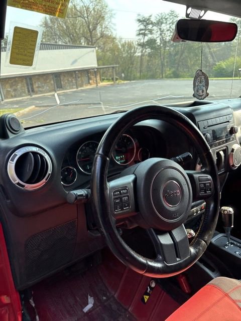 Used 2012 Jeep Wrangler Sahara w/ Connectivity Group image 13