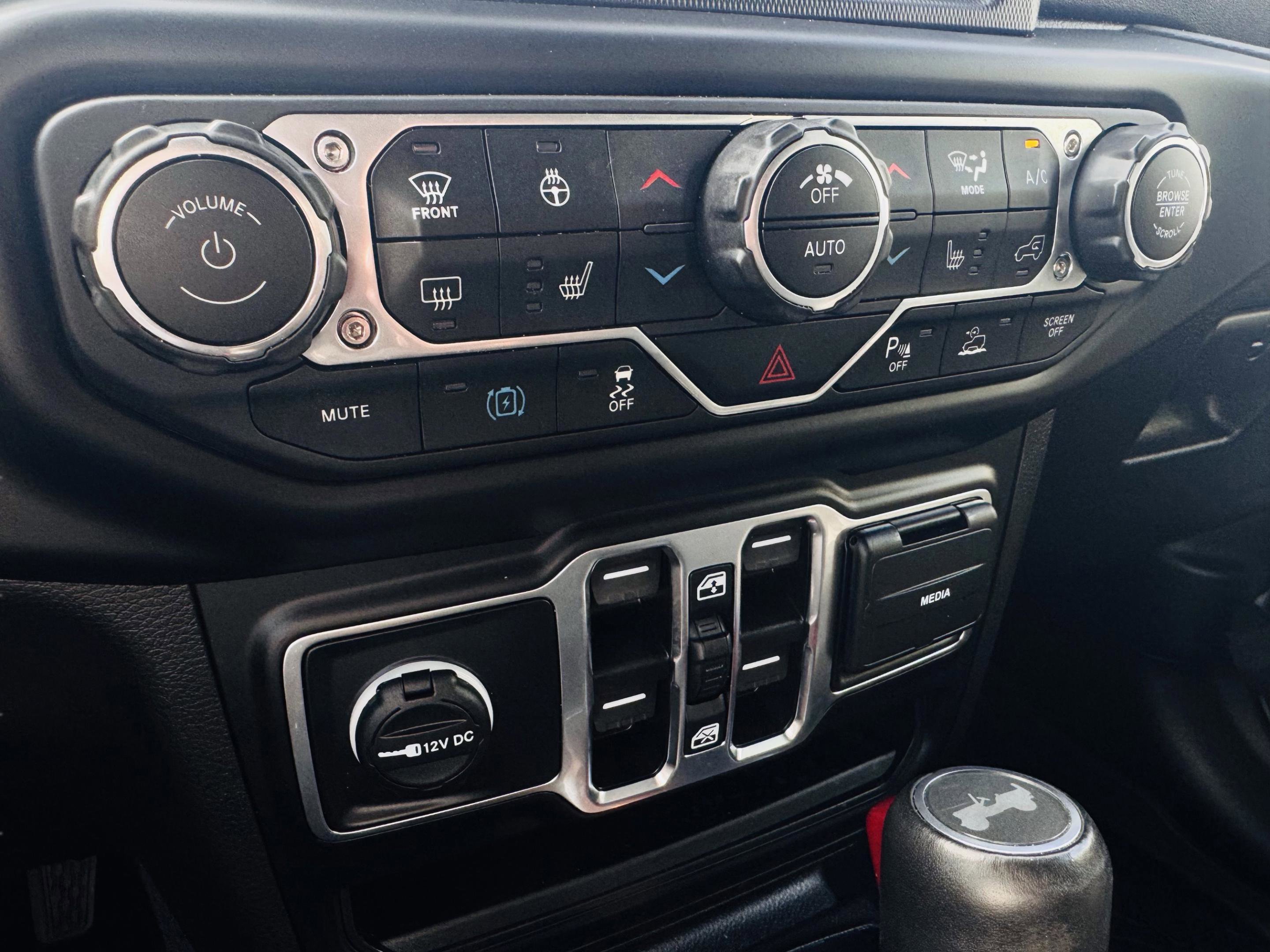 Used 2022 Jeep Wrangler Unlimited Sahara w/ Cold Weather Group image 20