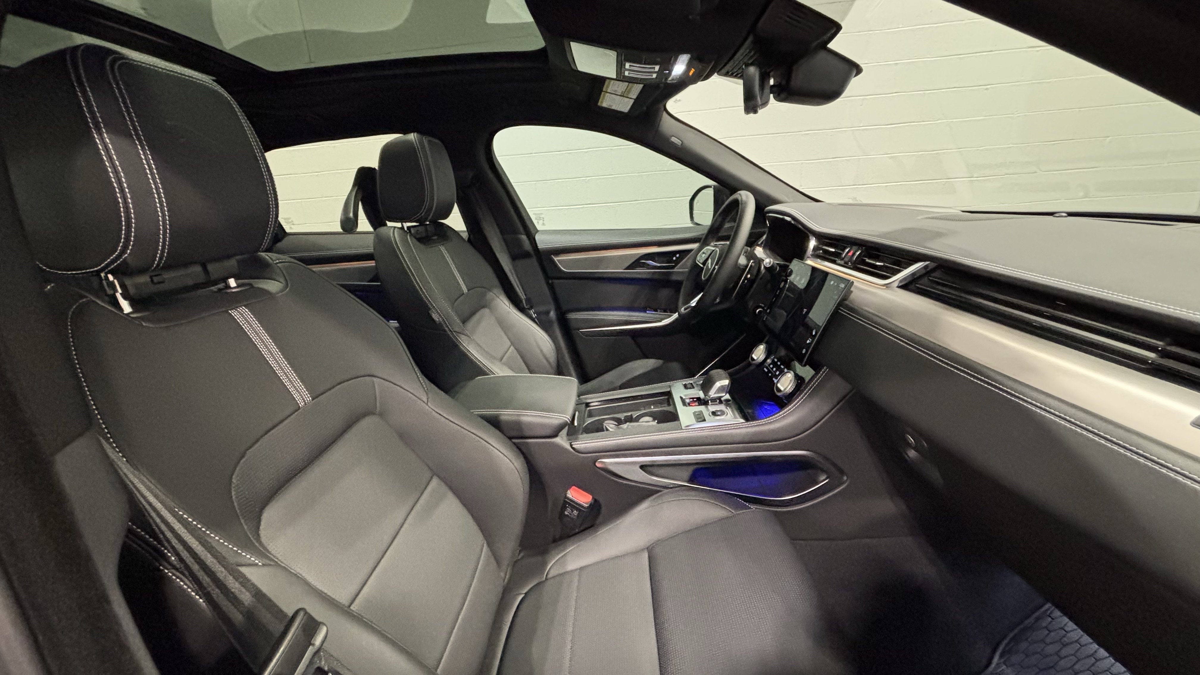 New 2026 Jaguar F-PACE R-Dynamic S AWD/4WD image 14