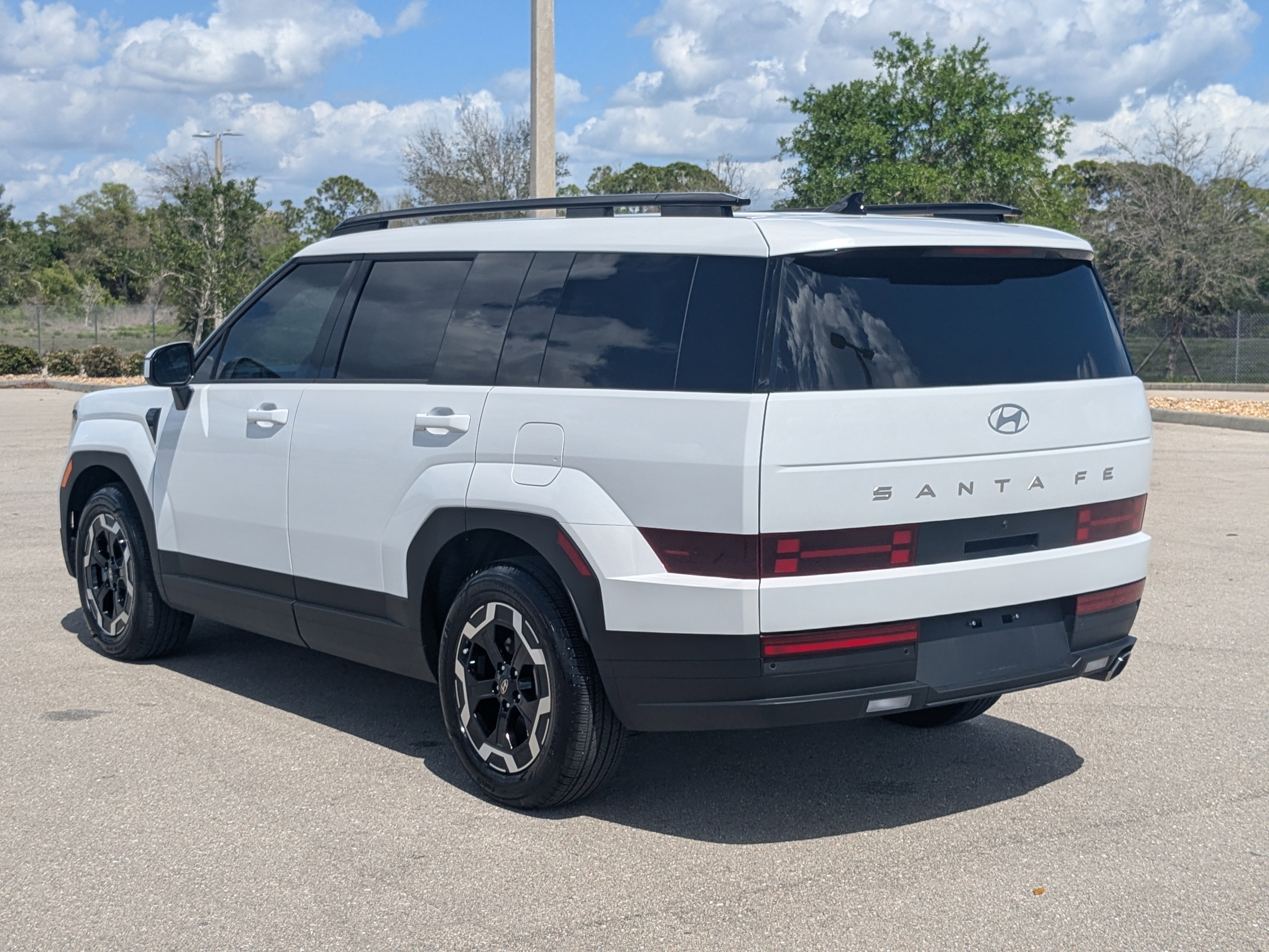 Used 2024 Hyundai Santa Fe SEL image 7