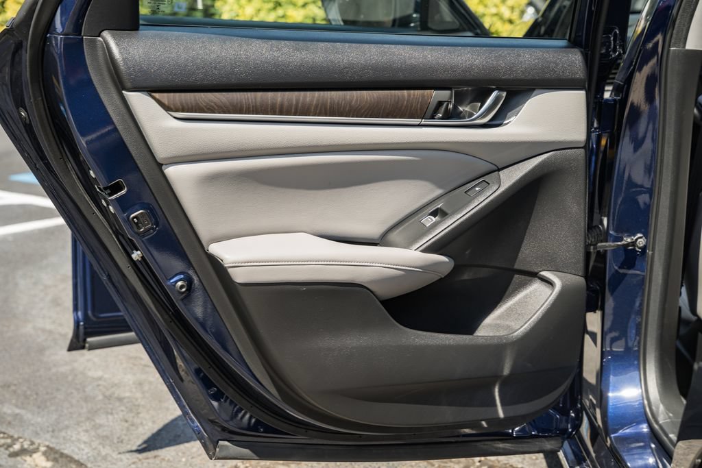 Used 2018 Honda Accord Touring image 36