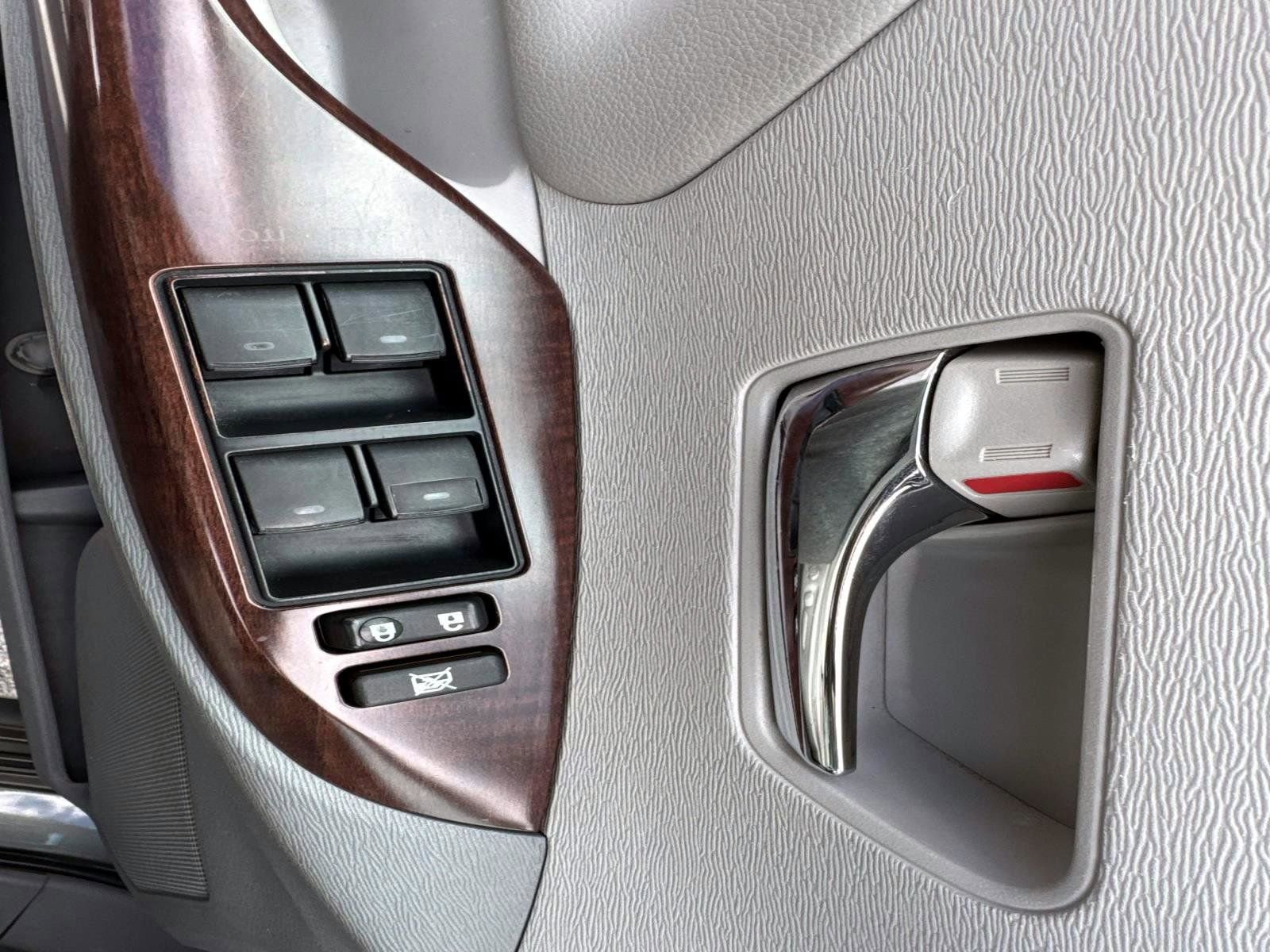 Used 2014 Toyota Sienna XLE image 8