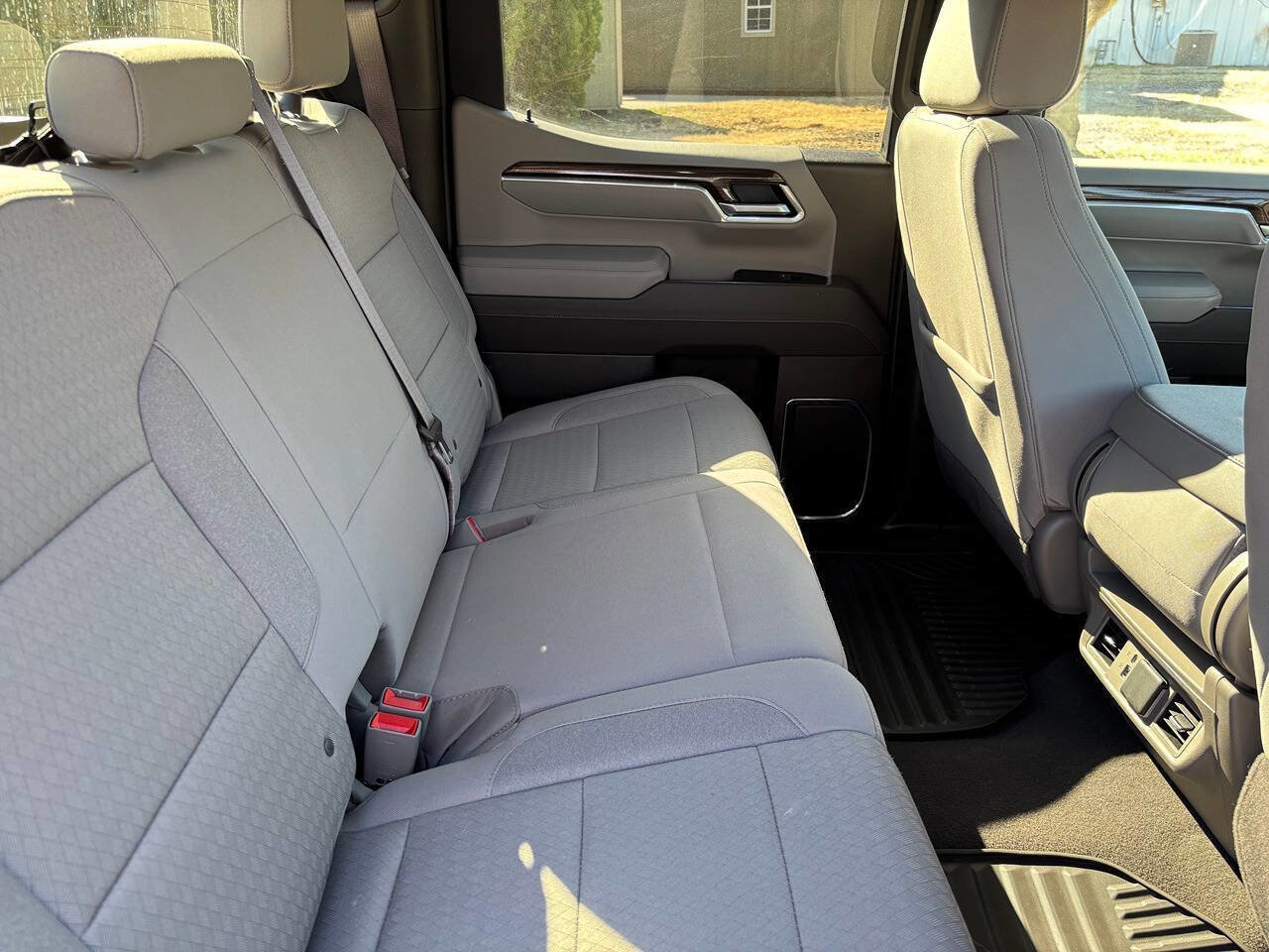 Used 2025 Chevrolet Silverado 1500 LT image 18