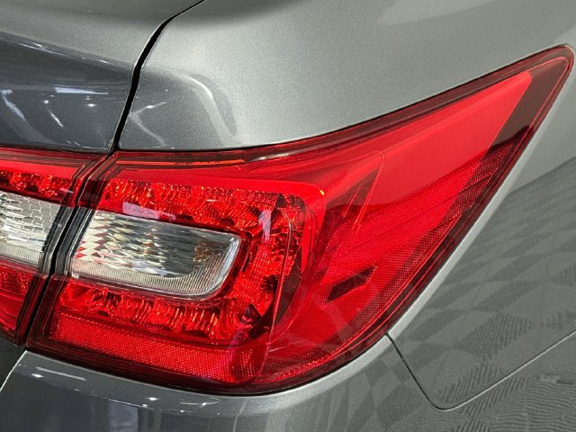 Used 2018 Subaru Legacy 2.5i Premium AWD/4WD image 30