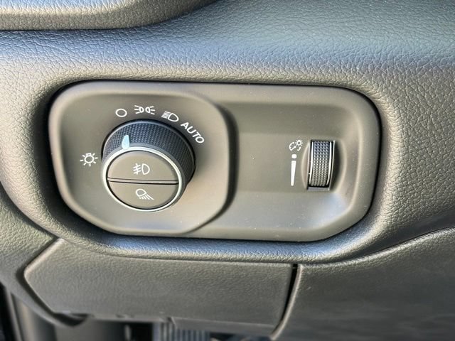 New 2026 RAM 3500 Big Horn AWD/4WD image 27
