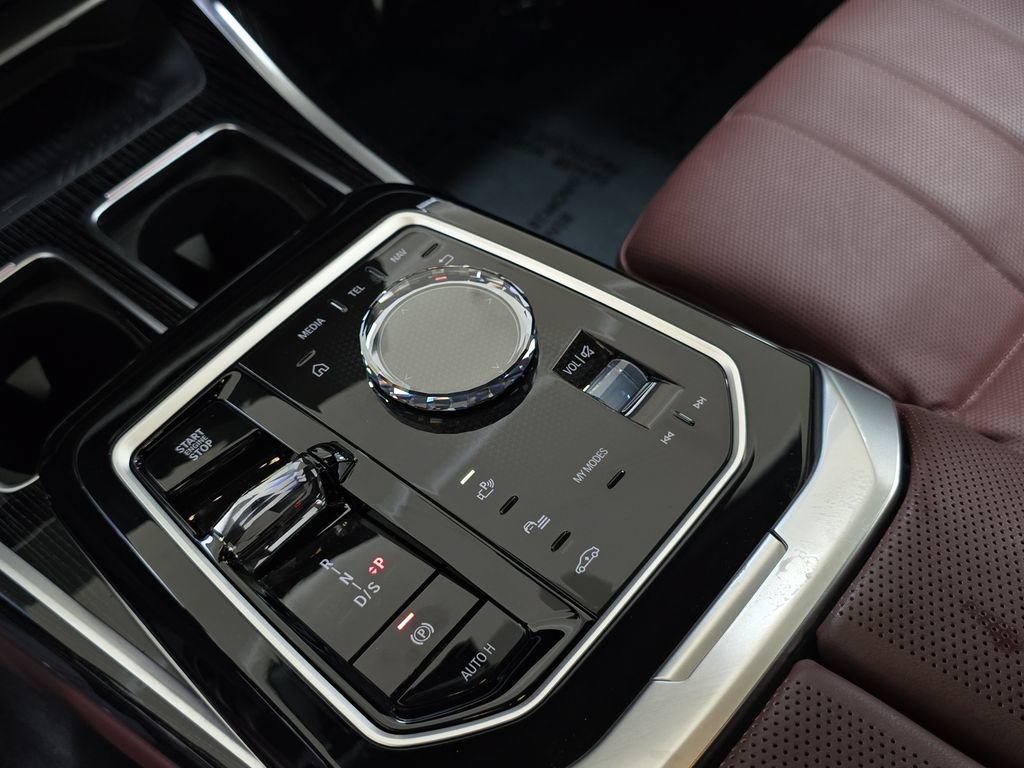 Used 2026 BMW 740i RWD image 26