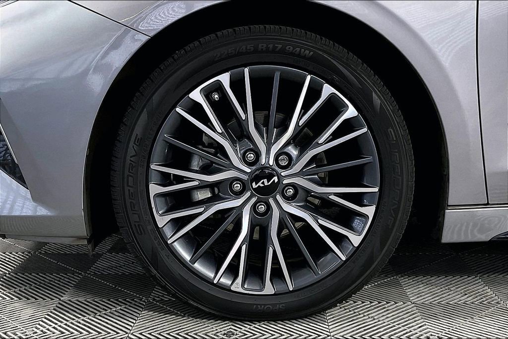 Used 2023 Kia Forte GT-Line w/ GT-Line Premium Package image 8