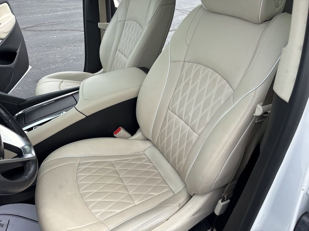 Used 2023 Buick Enclave Avenir w/ Avenir Technology Package AWD/4WD image 49