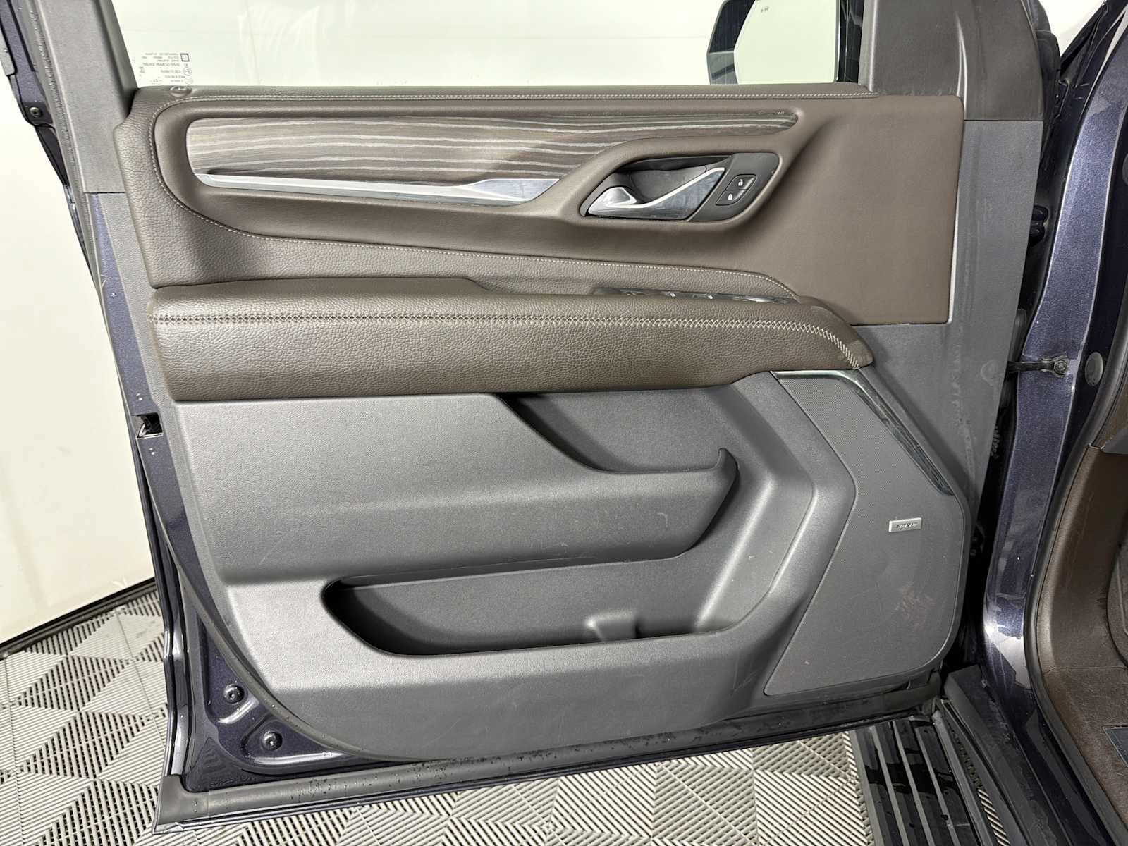 Used 2023 GMC Yukon Denali AWD/4WD image 8