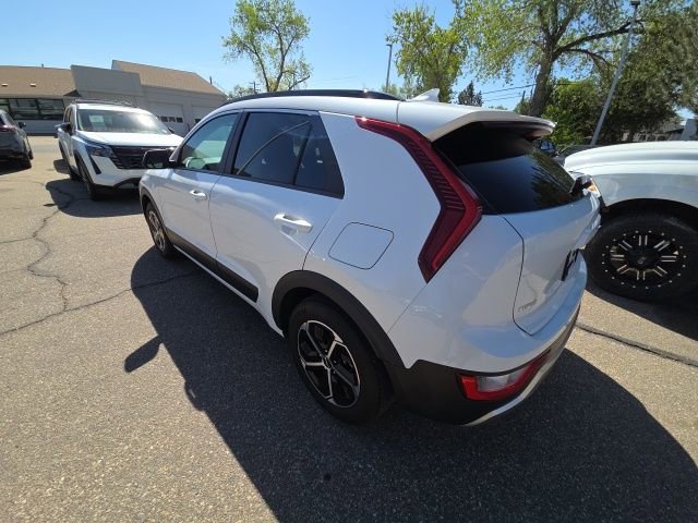 Used 2024 Kia Niro LX image 8
