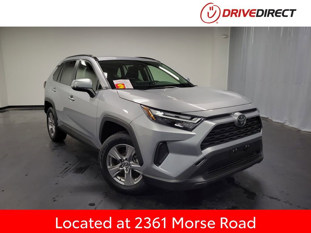 Used 2025 Toyota RAV4 XLE image 1
