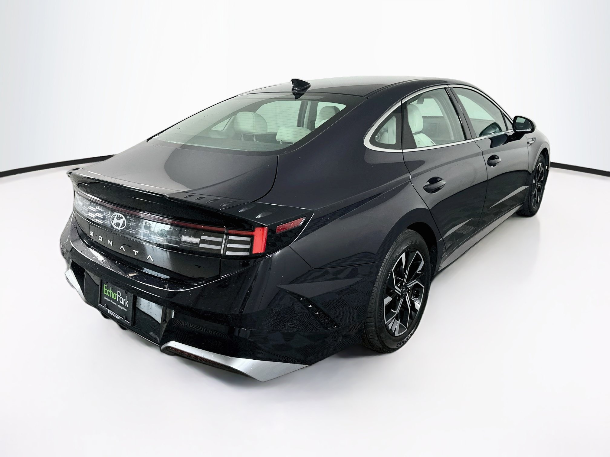 Used 2025 Hyundai Sonata SEL FWD image 9
