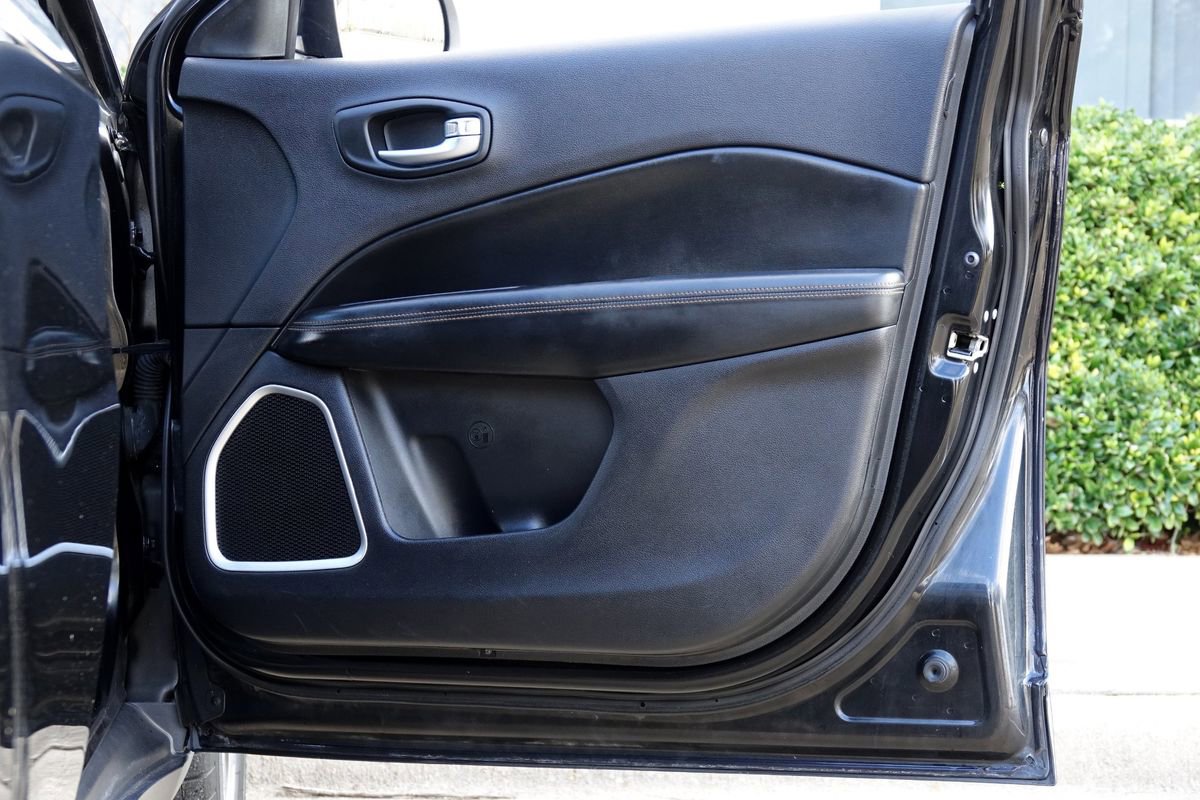 Used 2019 Jeep Compass Limited image 37