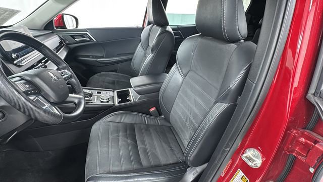 Used 2023 Mitsubishi Outlander SE image 10