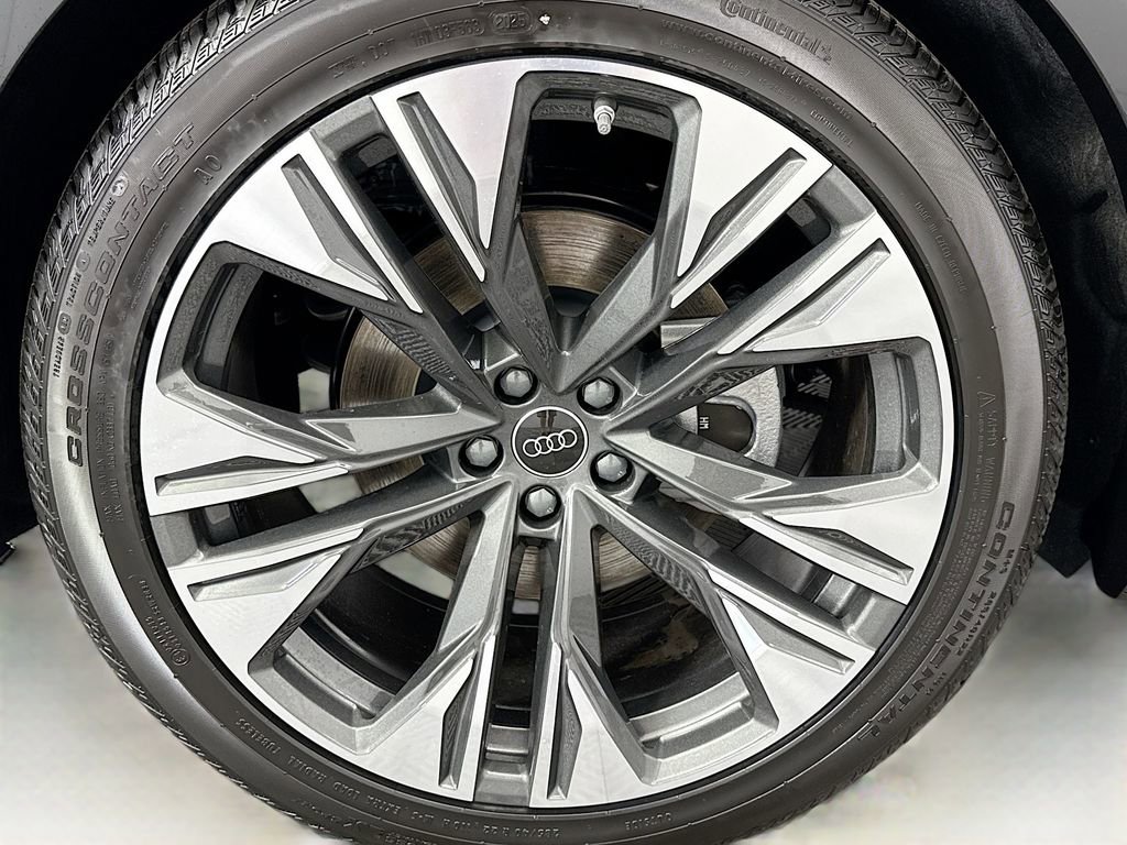 New 2026 Audi Q8 Premium Plus image 32