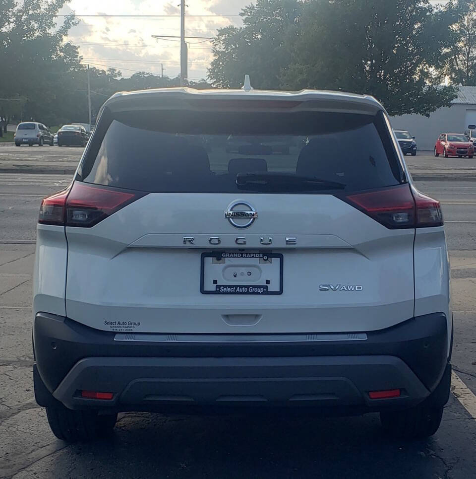 Used 2021 Nissan Rogue SV AWD/4WD image 6