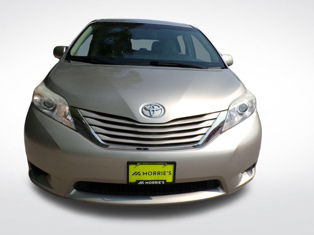 Used 2017 Toyota Sienna LE AWD/4WD image 10