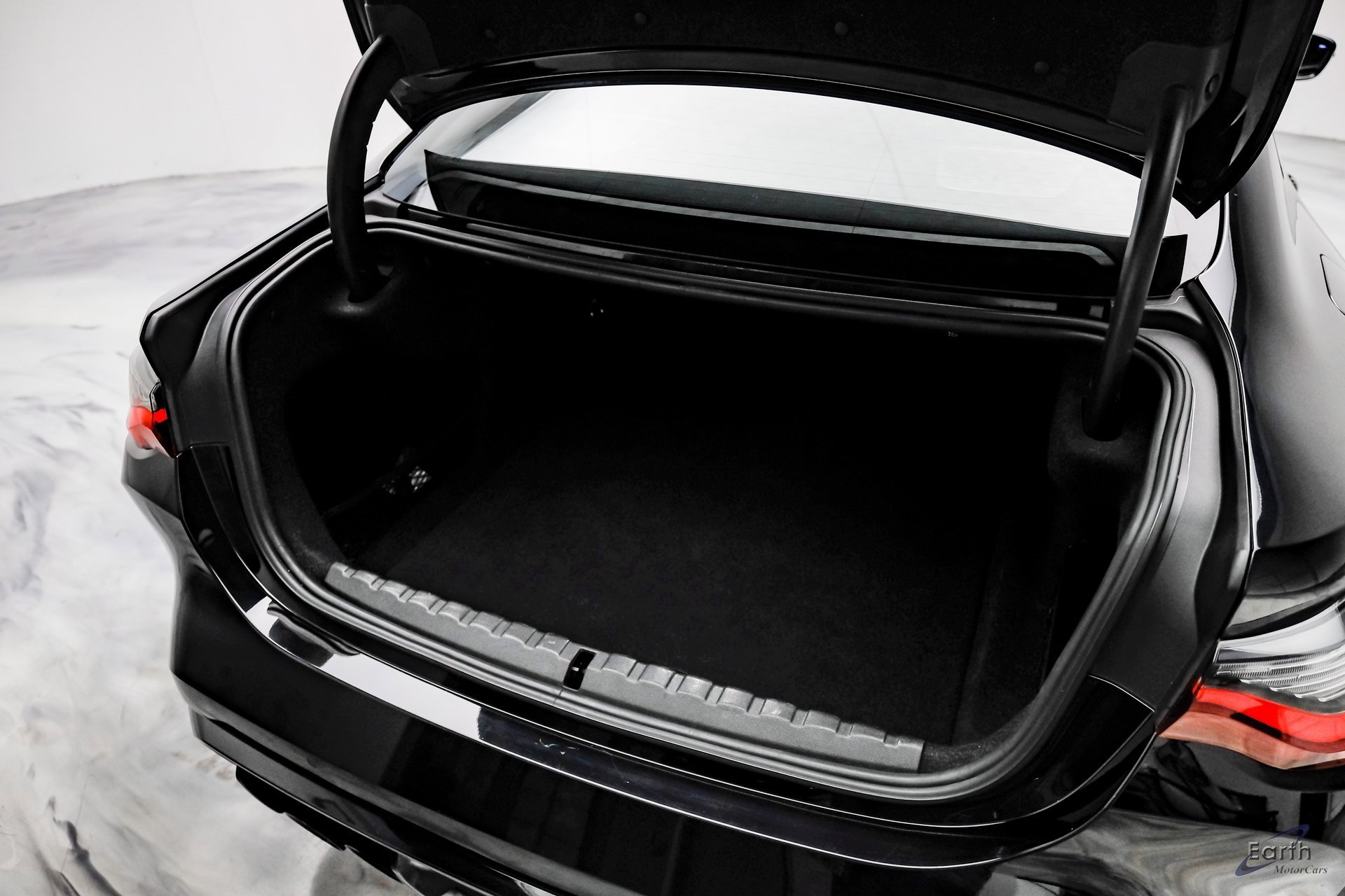 Used 2021 BMW M4 Coupe w/ Executive Package image 90