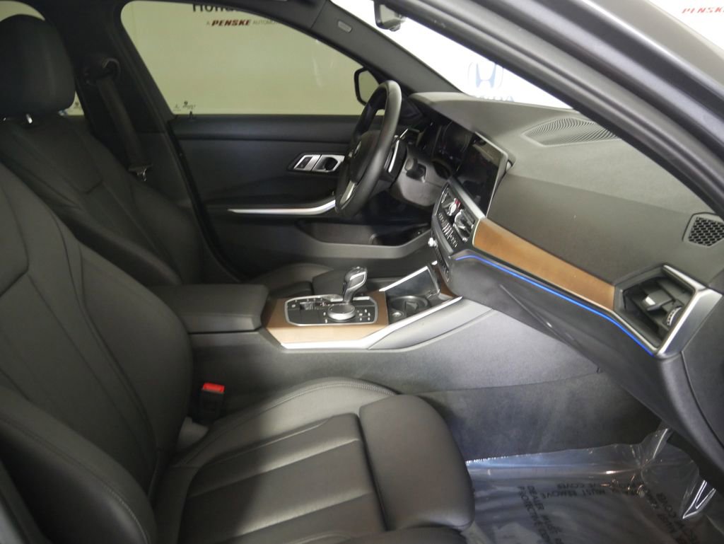 Used 2021 BMW 330i xDrive Sedan w/ Premium Package AWD/4WD image 6