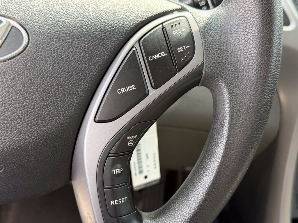Used 2015 Hyundai Elantra SE w/ Option Group 02 FWD image 14