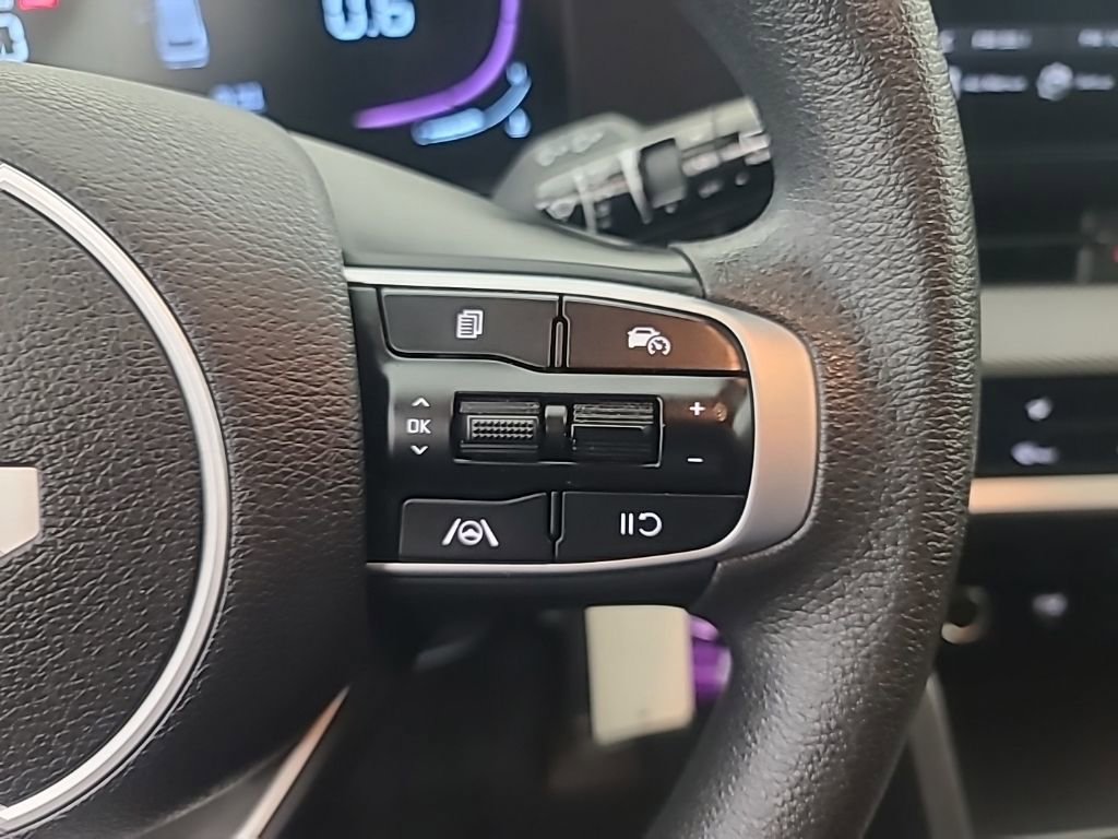 Used 2025 Kia Sportage LX image 29