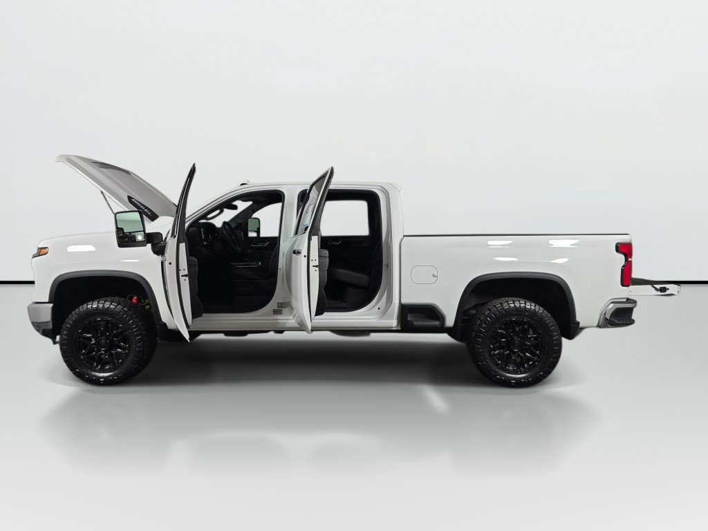 Used 2024 Chevrolet Silverado 3500 LTZ w/ LTZ Plus Package AWD/4WD image 10