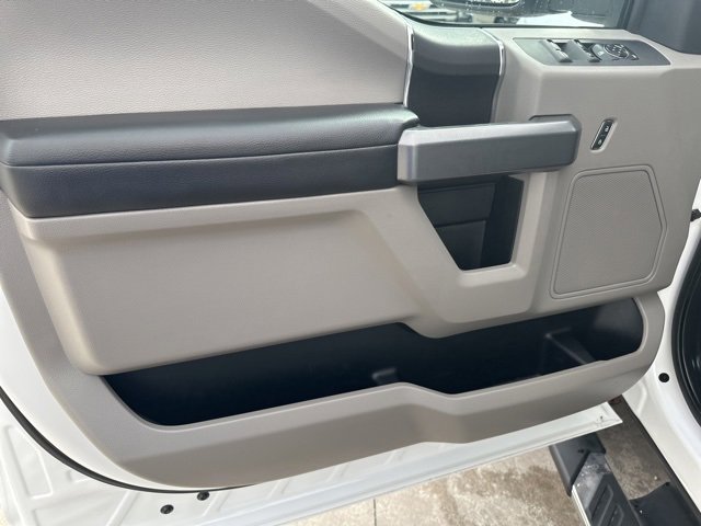 Used 2017 Ford F250 XLT w/ Snow Plow Prep Package image 9