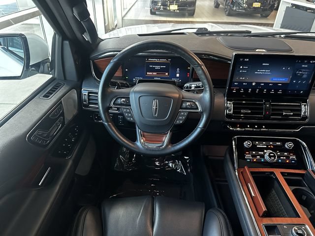 Certified 2024 Lincoln Navigator Reserve AWD/4WD image 13