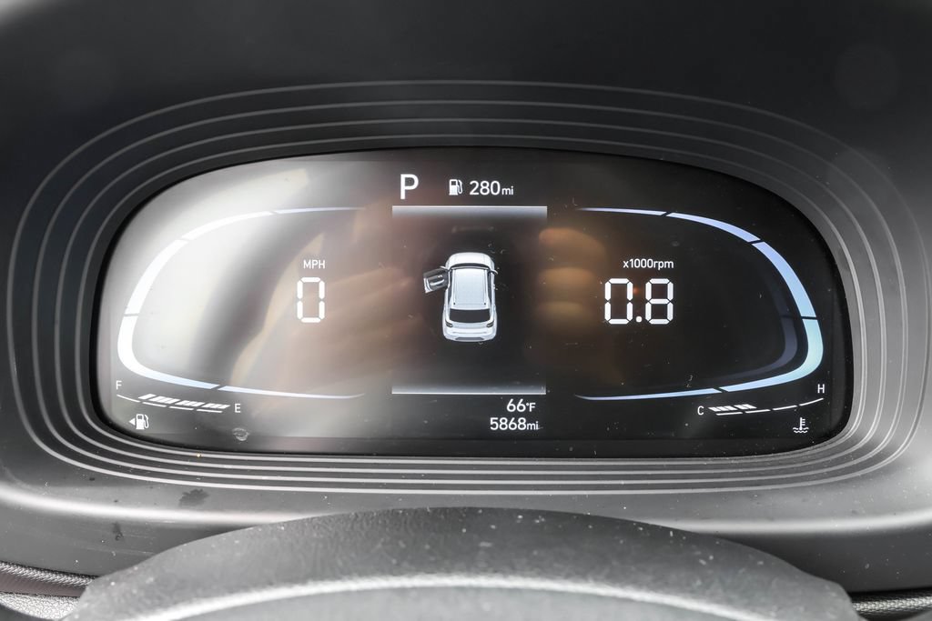 Used 2025 Hyundai Venue SE FWD image 20