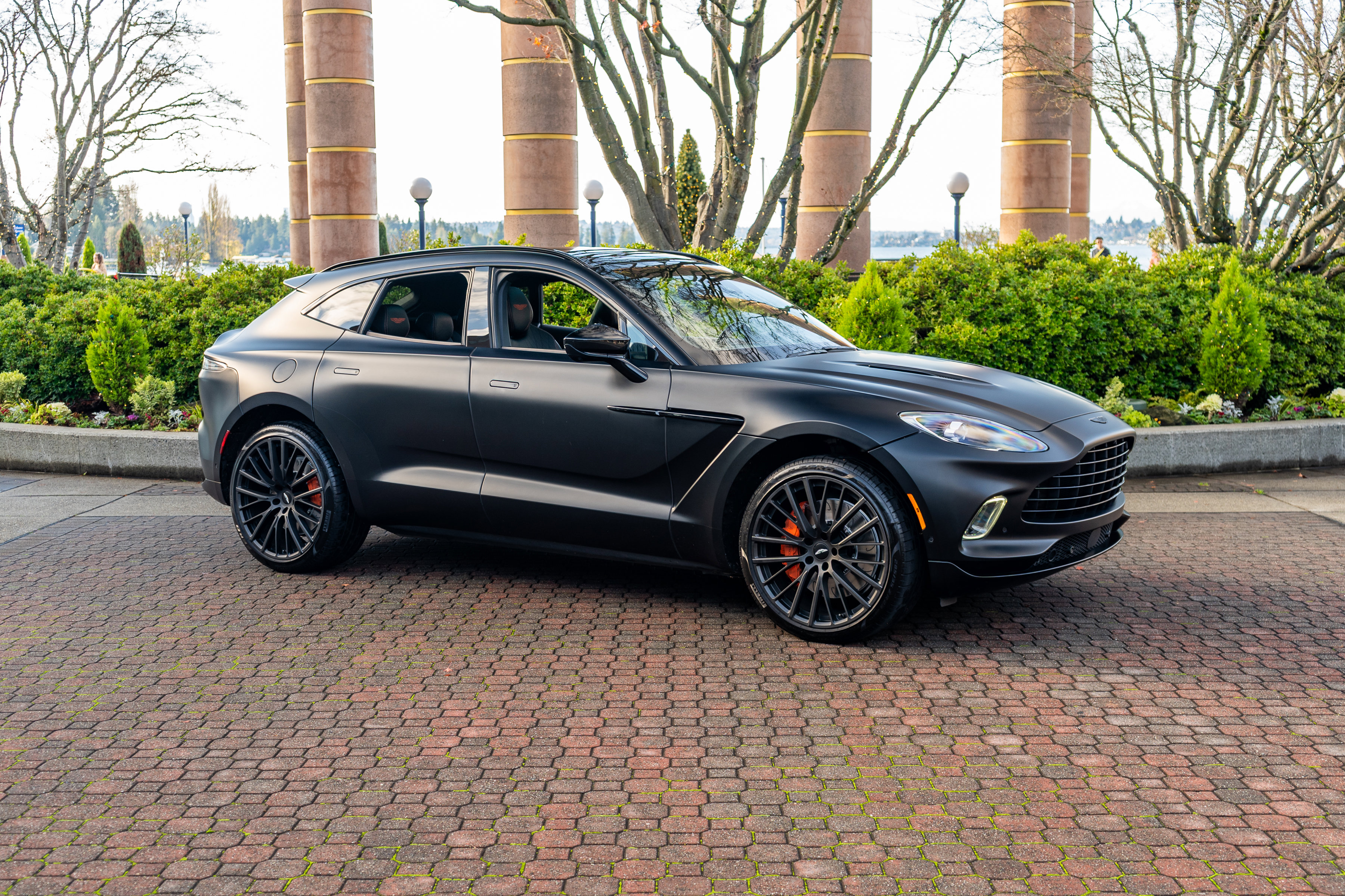 Used 2022 Aston Martin DBX image 55