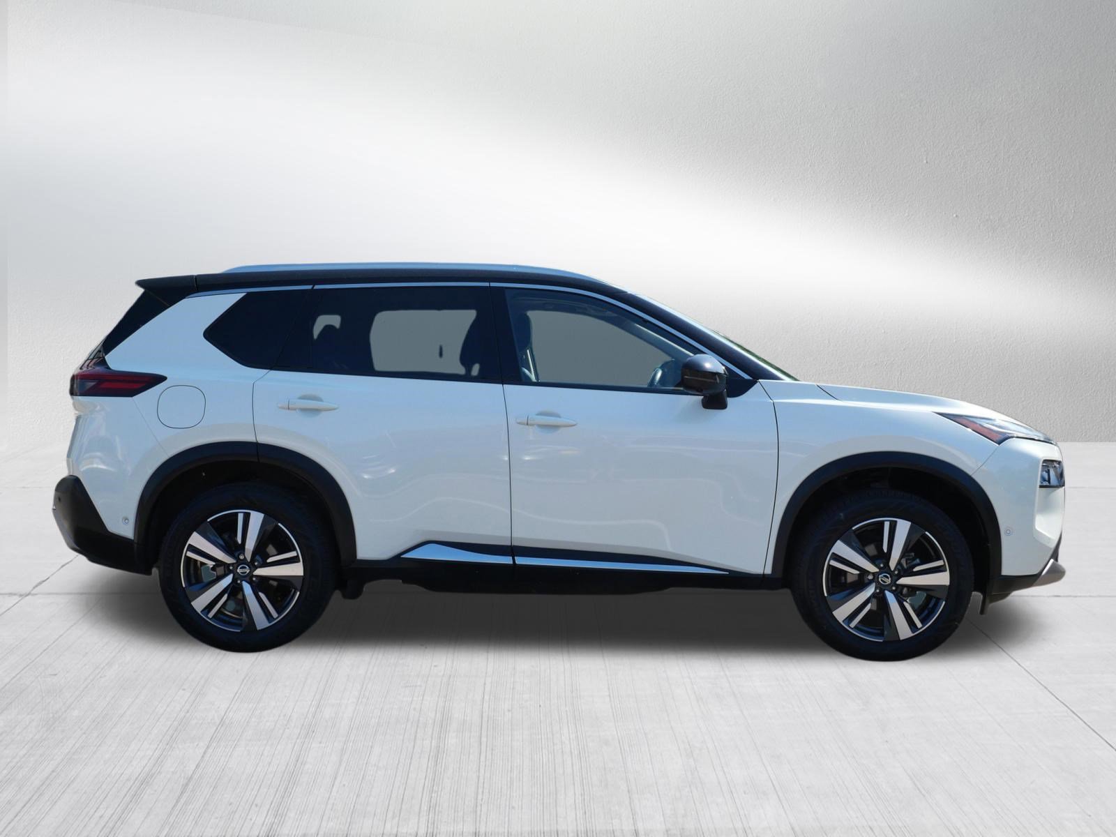 Used 2021 Nissan Rogue Platinum AWD/4WD image 8