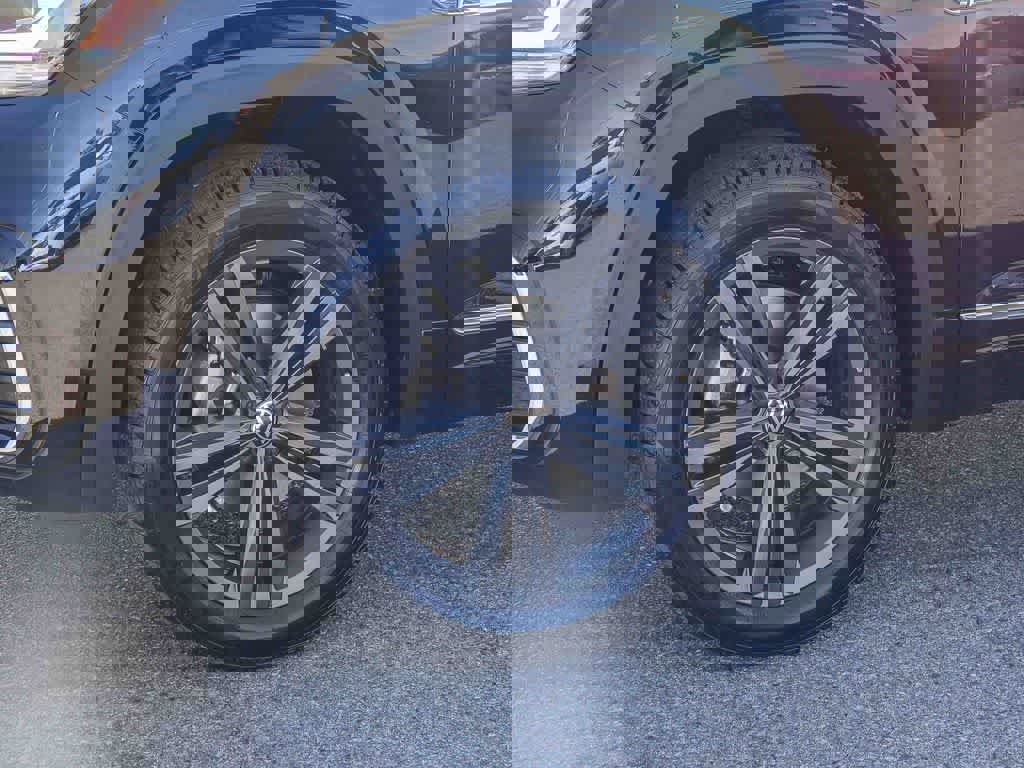 Used 2022 Volkswagen Atlas Cross Sport SEL R-Line image 9