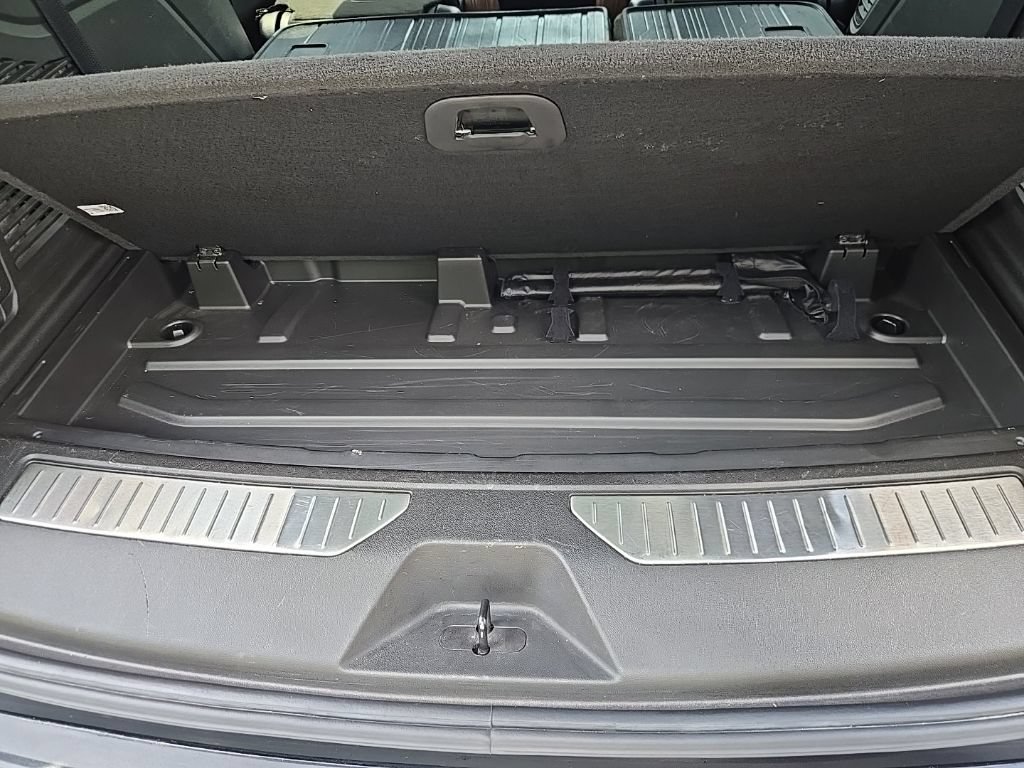 Used 2023 GMC Yukon Denali Ultimate w/ LPO, Floor Liner Package AWD/4WD image 69