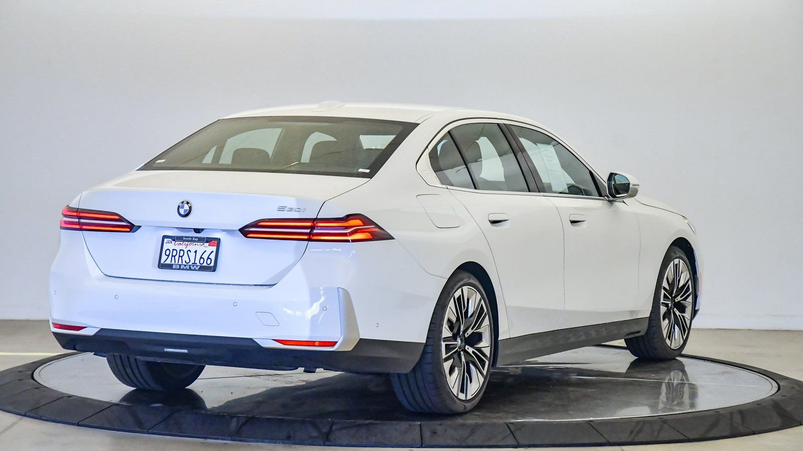 Used 2025 BMW 530i image 5