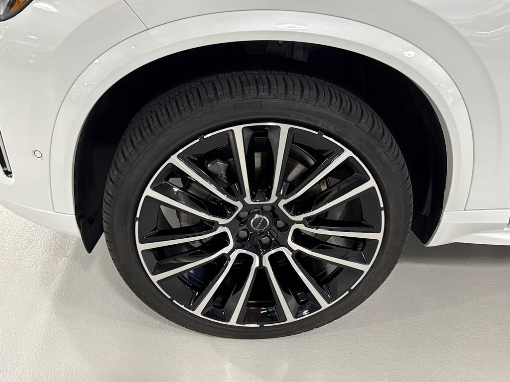 Used 2026 Volvo XC90 B6 Plus w/ Protection Package Premier AWD/4WD image 8