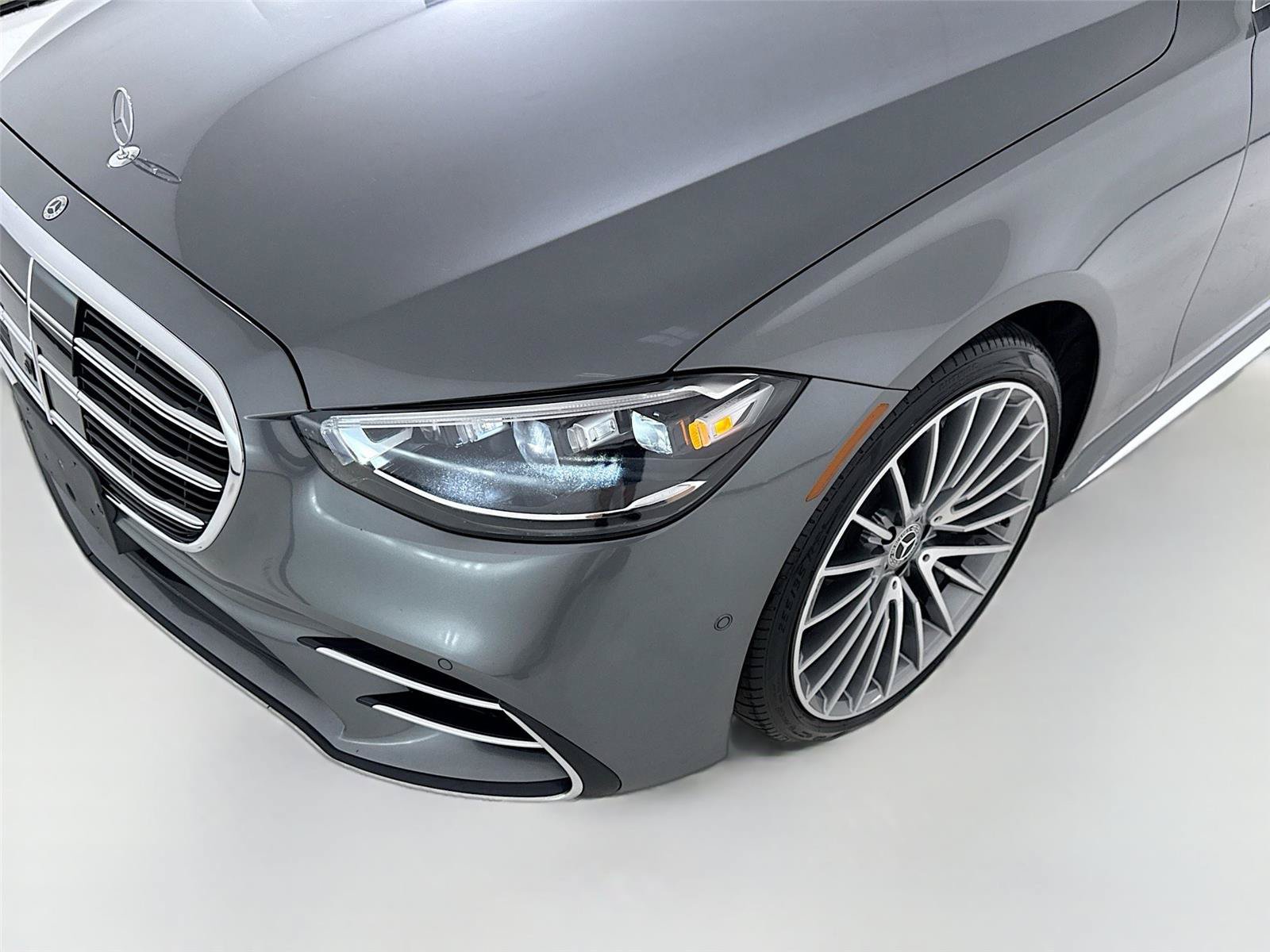 Used 2023 Mercedes-Benz S 500 4MATIC w/ AMG Line image 36