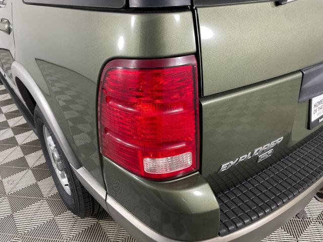 Used 2002 Ford Explorer XLT AWD/4WD image 18