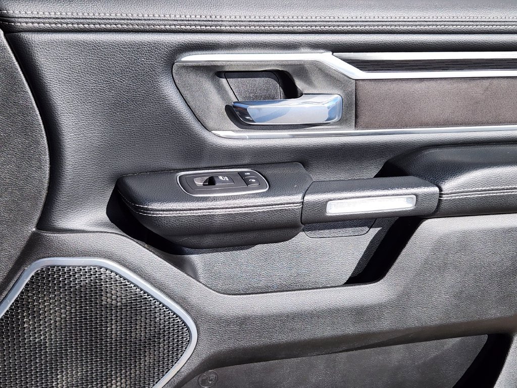 Used 2023 RAM 1500 Laramie AWD/4WD image 13