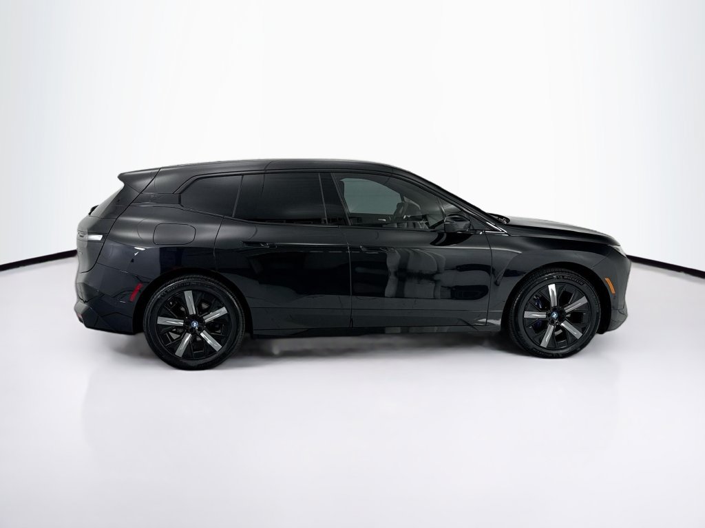 Certified 2024 BMW iX xDrive50 w/ Premium Package AWD/4WD image 4