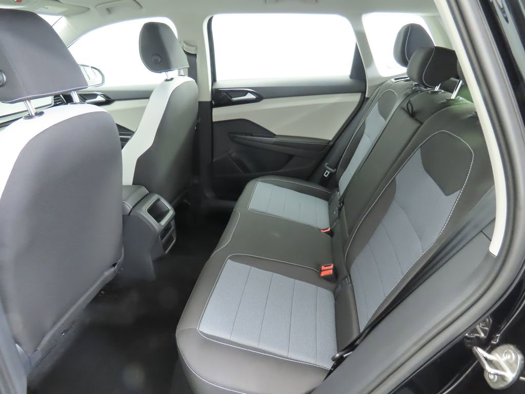 Used 2025 Volkswagen Taos S FWD image 21