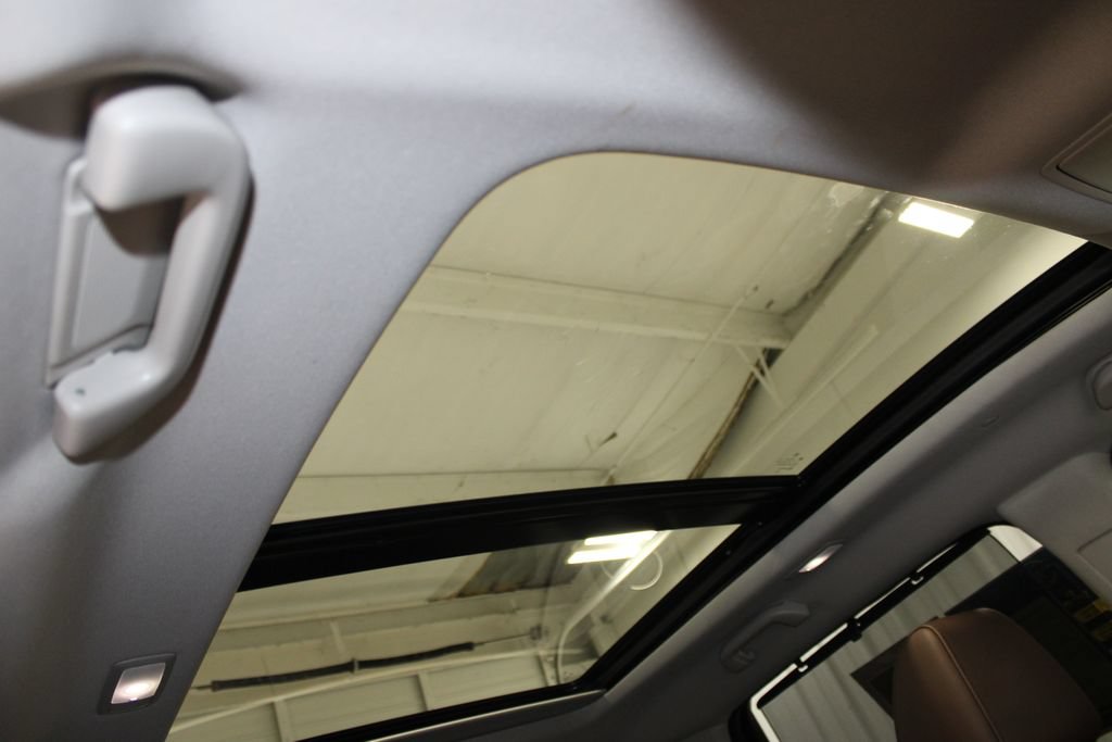Used 2023 Acura MDX w/ Technology Package FWD image 35