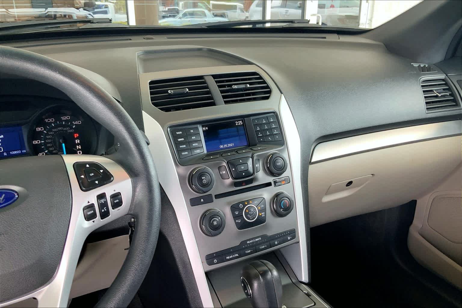 Used 2015 Ford Explorer FWD image 7