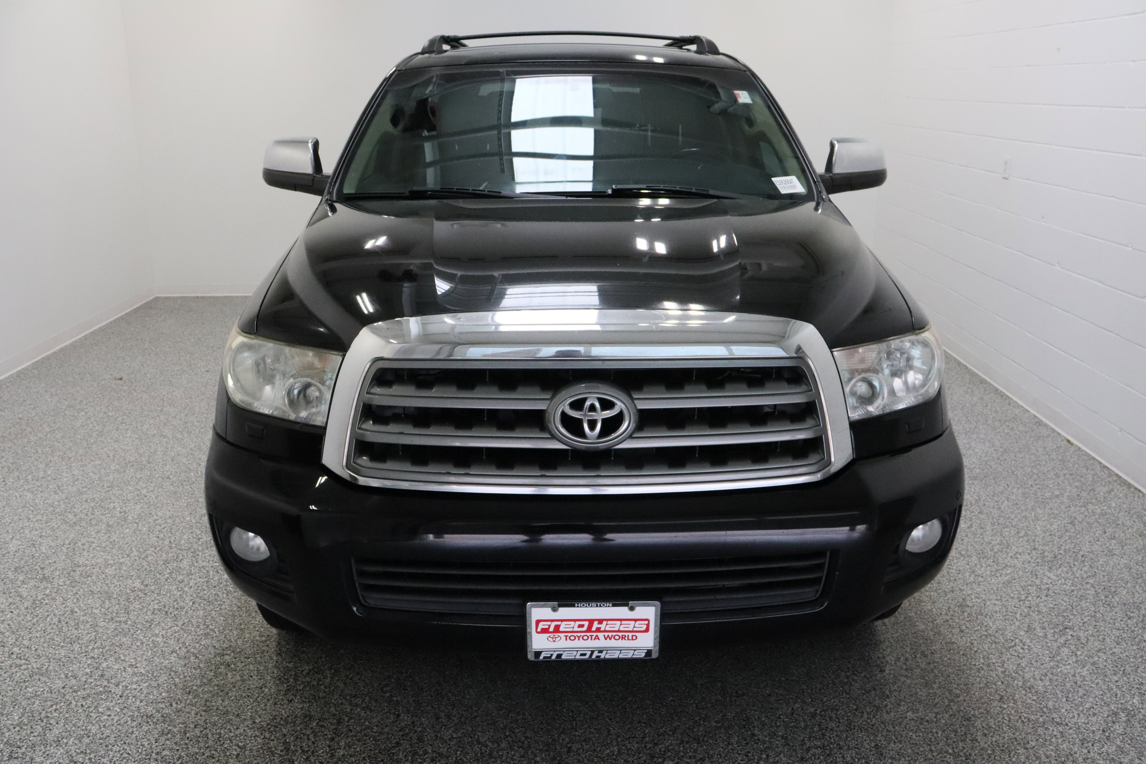 Used 2014 Toyota Sequoia Limited RWD image 3