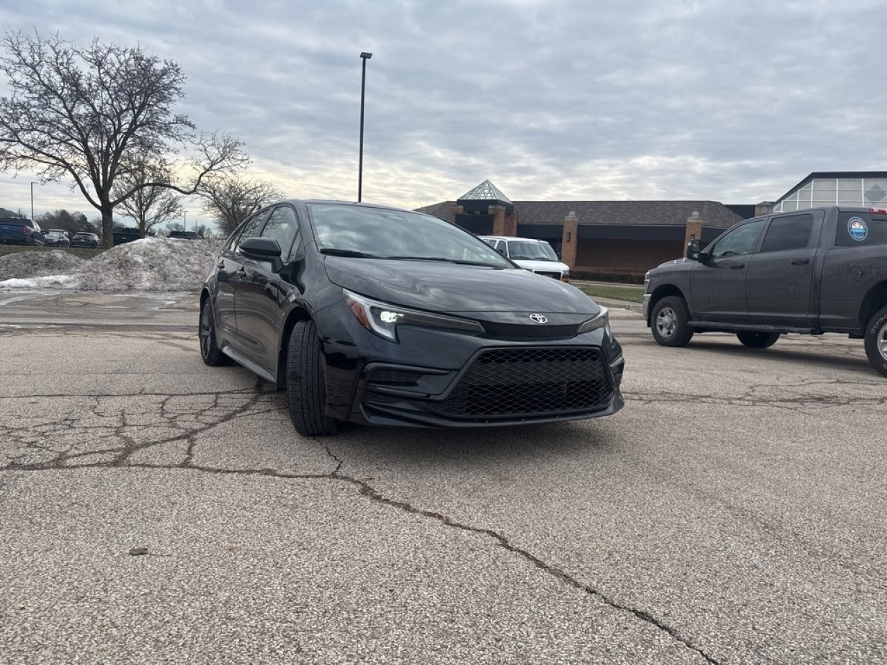 Used 2023 Toyota Corolla SE image 9