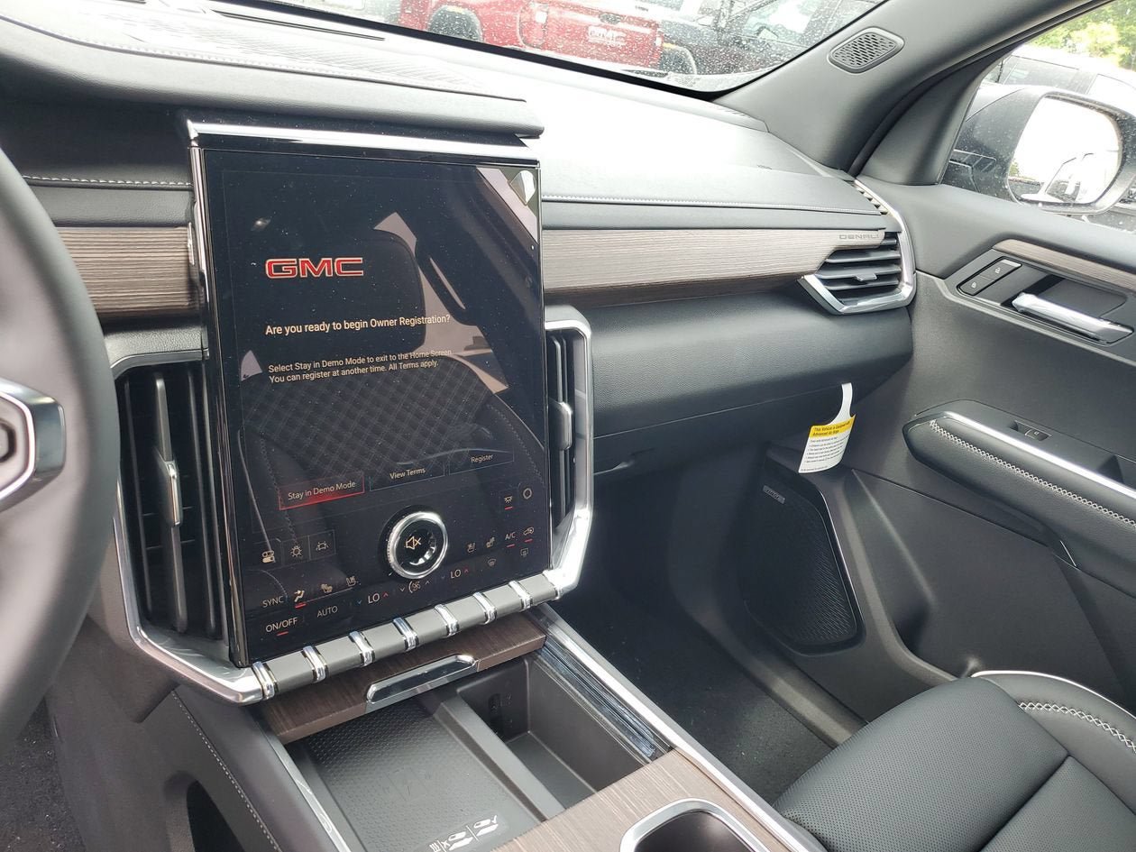 New 2026 GMC Acadia Denali w/ Super Cruise Package FWD image 26