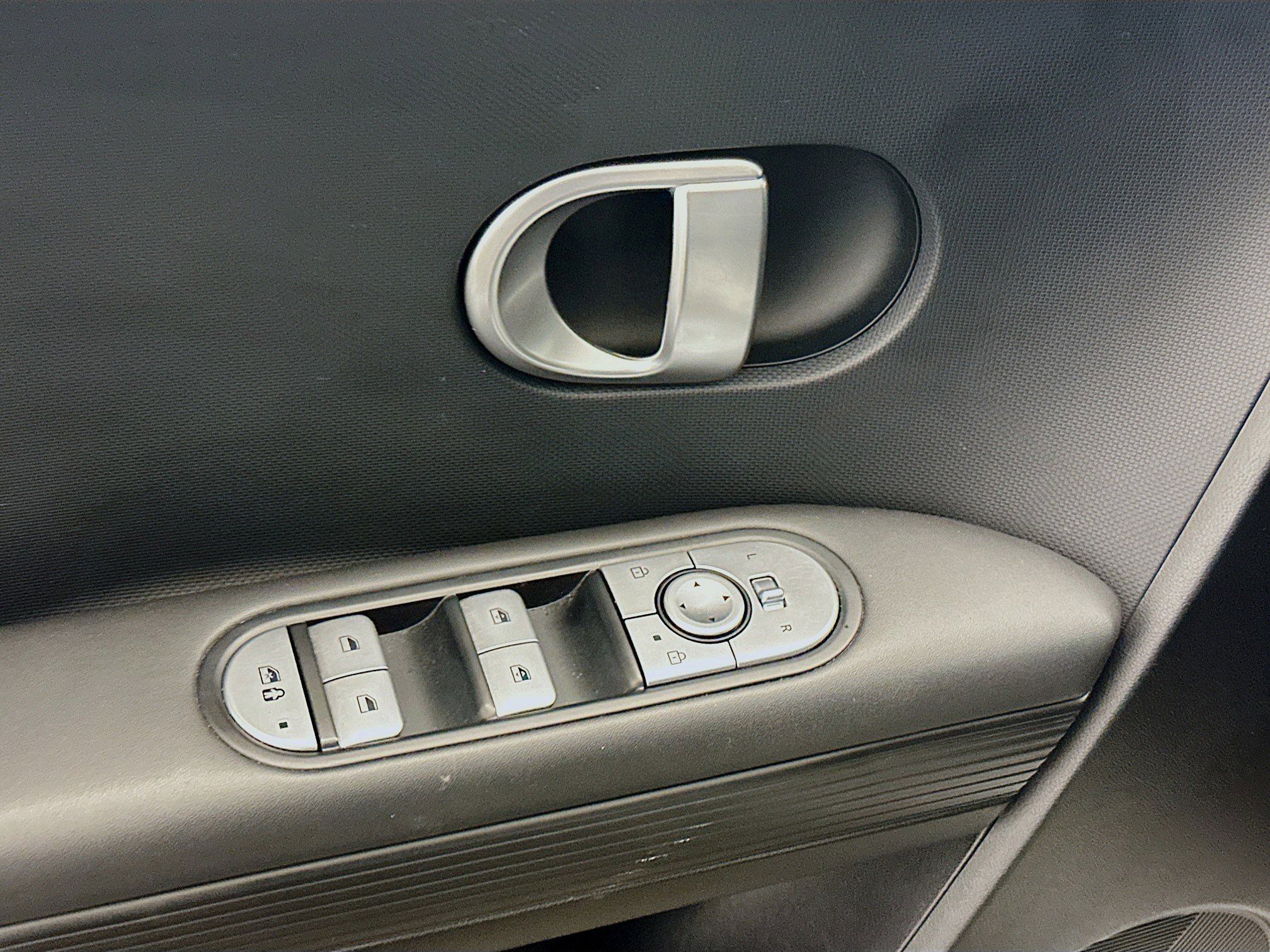 Used 2024 Hyundai Ioniq 5 SEL image 15