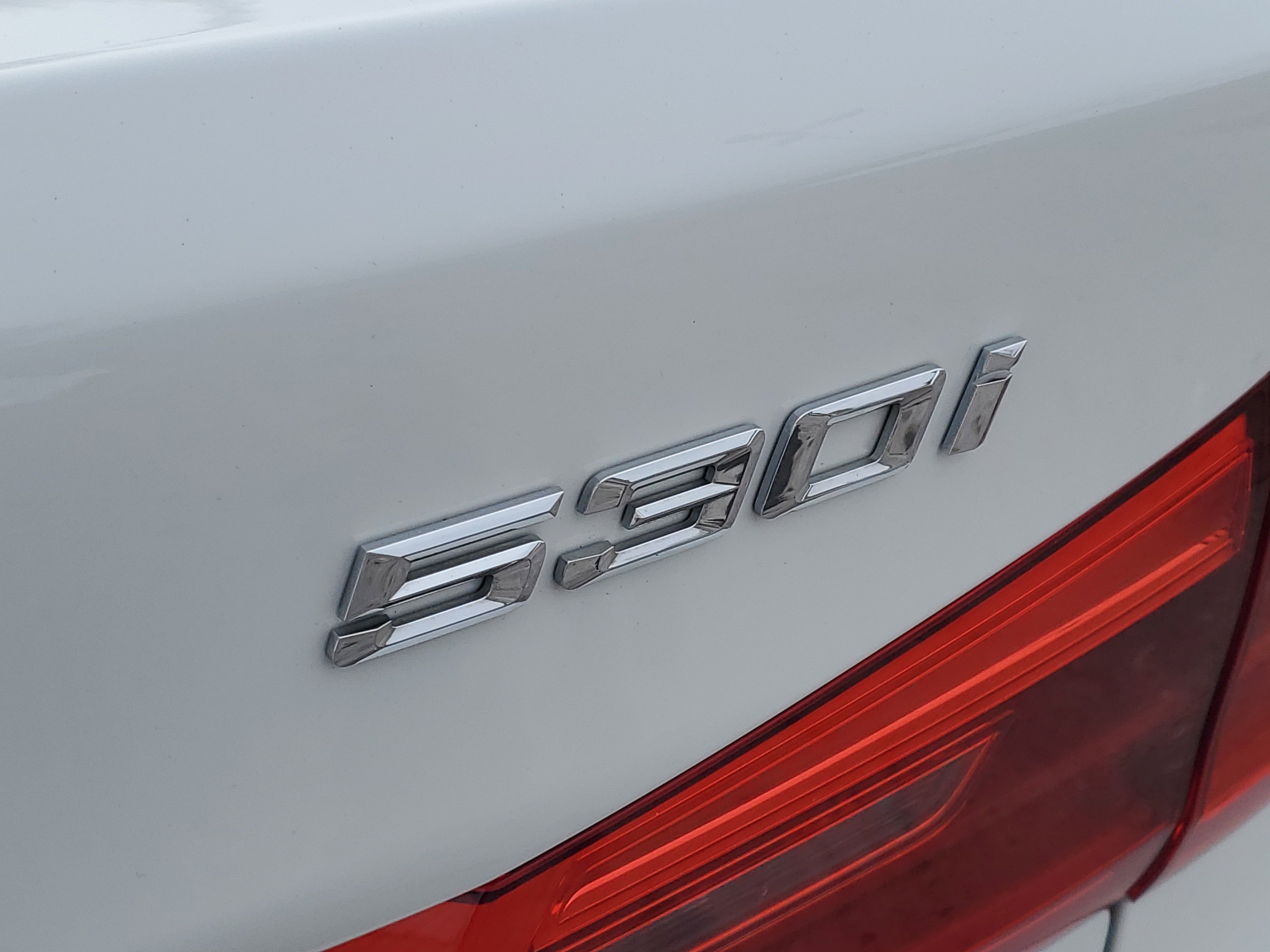 Used 2018 BMW 530i xDrive image 31