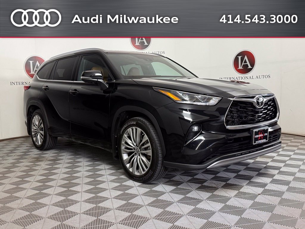 Used 2022 Toyota Highlander Platinum AWD/4WD image 1