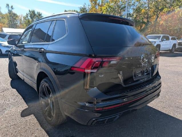 Used 2023 Volkswagen Tiguan SE R-Line AWD/4WD image 9