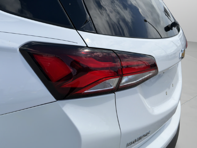 Used 2024 Chevrolet Equinox Premier FWD image 12